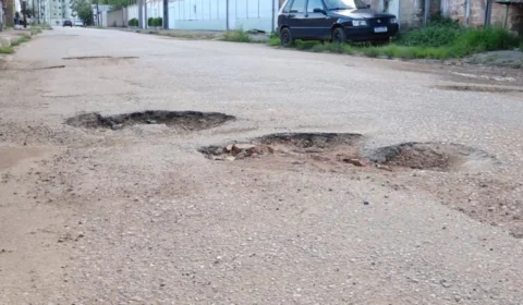 VÍDEO: Moradores denunciam abandono e buracos em rua da zona sul de Porto Velho