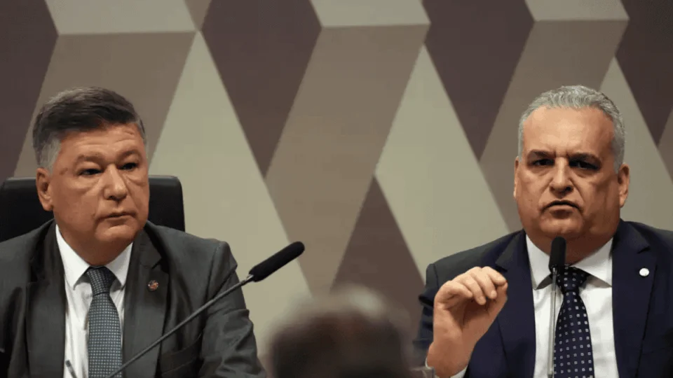 Fala vazada revela bastidor entre presidente e relator da CPMI do INSS; saiba o que foi dito durante a sessão