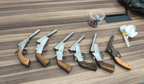 Polícia Militar apreende armas, drogas e dinheiro em bairro de Rio Branco