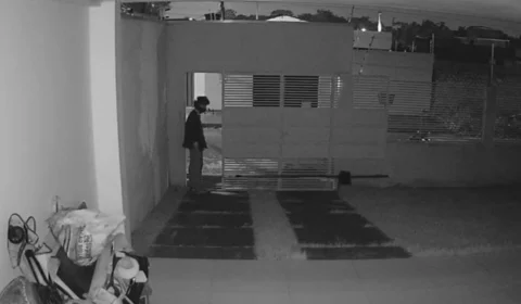 VÍDEO: Criminosos invadem casa de médico e furtam armas e munições em Porto Velho