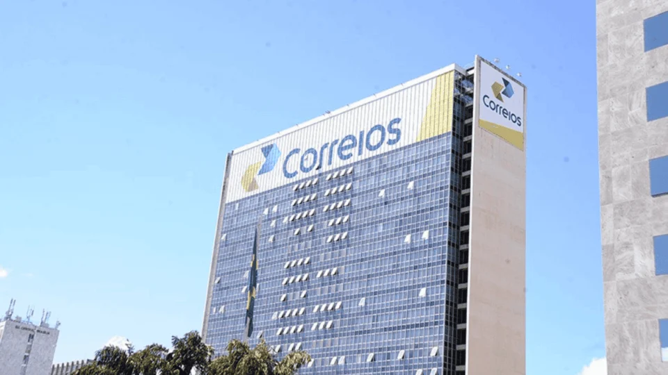 Afundados em dívidas, Correios buscam empréstimo de R$ 20 bilhões para equilibrar contas