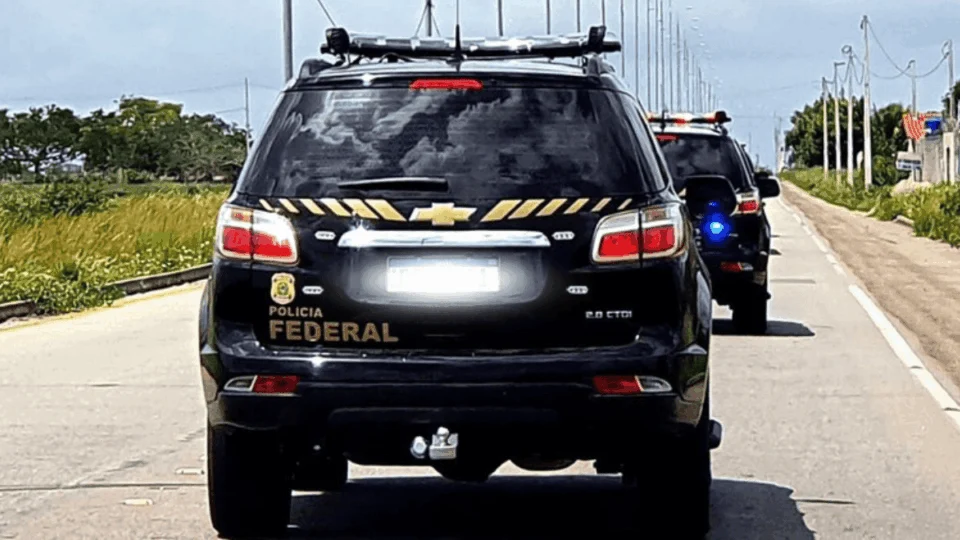 Operação da Polícia Federal mira grupo criminoso por furto em unidade dos Correios no Acre