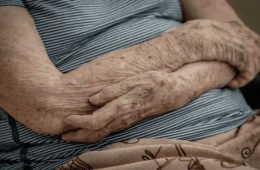 Idosos no Acre são vítimas de golpe ao receberem carne de cachorro no lugar de carneiro