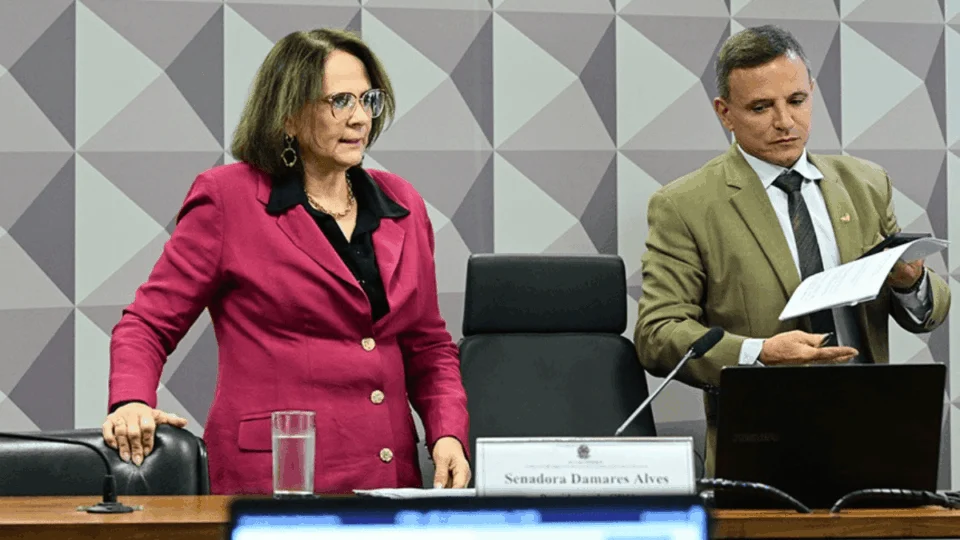 Senadora Damares Alves participa de evento no Acre sobre fé e política