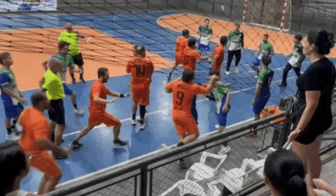 VÍDEO: briga generalizada interrompe partida de handebol em Rondônia