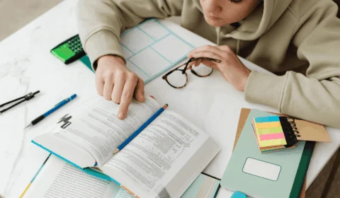 Ministério Público intervém após mãe perder renda por falta de vaga para o filho em escola no Acre