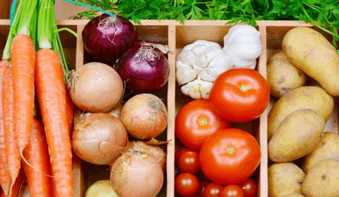 Consumidores de Rio Branco economizam em hortaliças enquanto frutas sobem de preço nos últimos dois meses