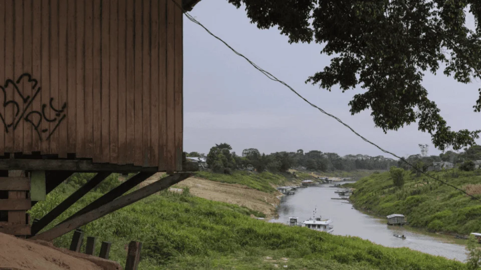 Criminosos se passam por policiais e atiram em família indígena no interior do Acre