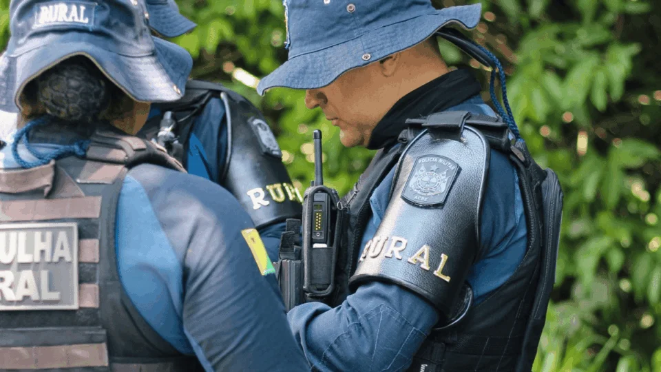 Homem acusado de dois homicídios é preso enquanto cortava o cabelo no Acre