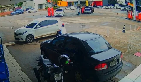 VÍDEO: Capotamento envolvendo três veículos deixa um ferido em Porto Velho