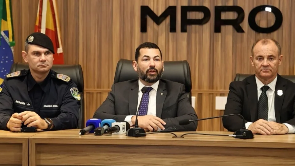 VÍDEO: Operação Safe Green investiga esquema de invasão e desmatamento ilegal na Estação Ecológica de Samuel