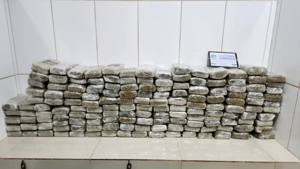 VÍDEO: Forças de segurança apreendem 142 quilos de maconha em ação conjunta em Cacoal (RO)