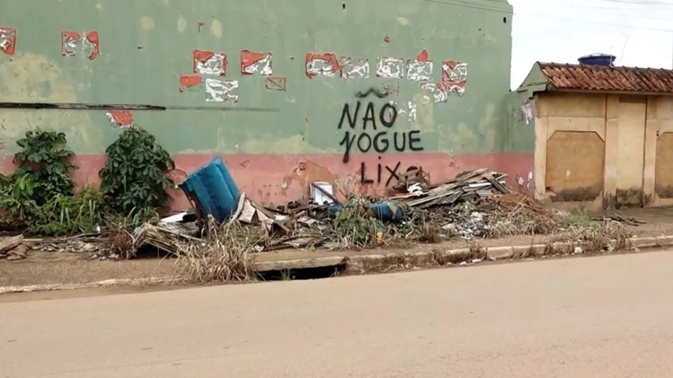 VÍDEO: Moradores denunciam descarte irregular de lixo no bairro Cidade do Lobo em Porto Velho