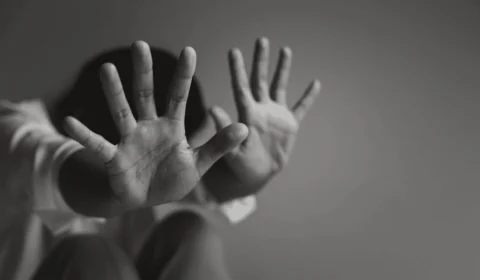 Lei que garante atendimento prioritário a mulheres vítimas de violência é sancionada no Acre