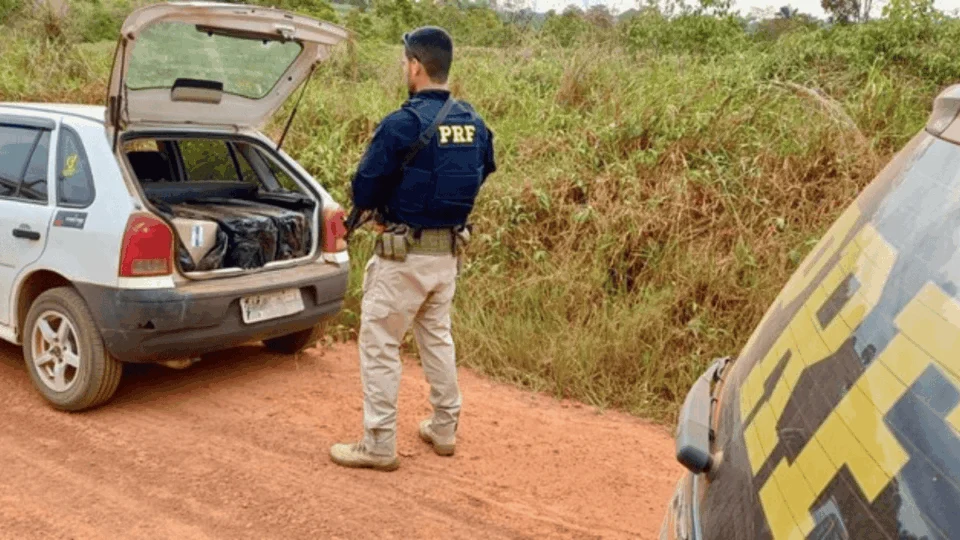 PRF apreende 1.500 maços de cigarros sem nota fiscal no interior do Acre
