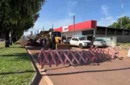 Vazamento de água interdita parcialmente Avenida São Sebastião