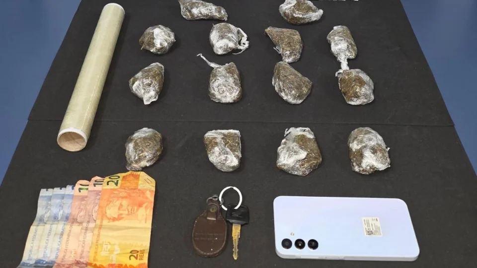 Homem é preso por tráfico de drogas em esquema de delivery