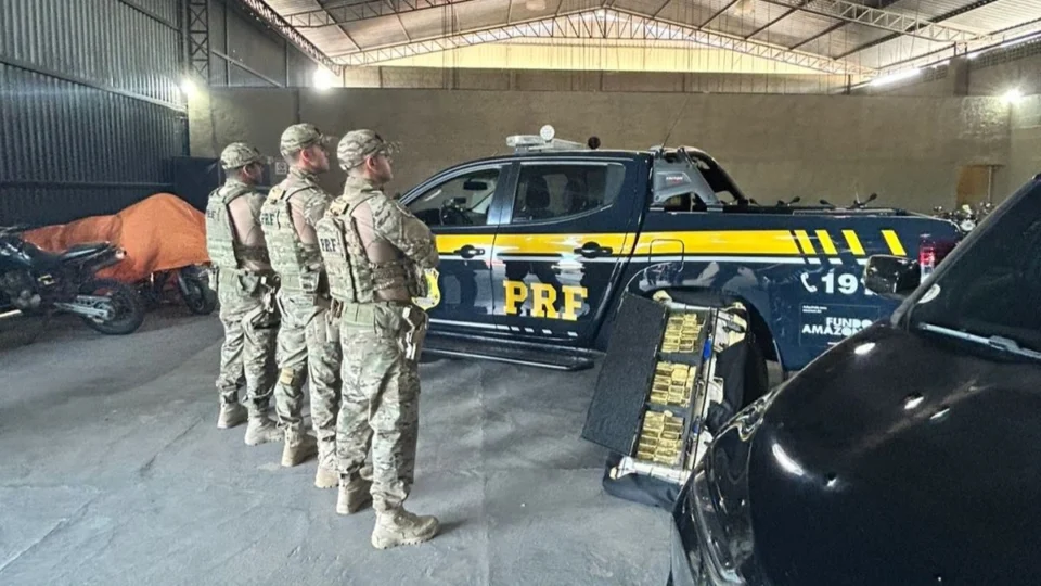 PRF apreende 48 barras de ouro avaliadas em R$ 25 milhões na região do Água Boa