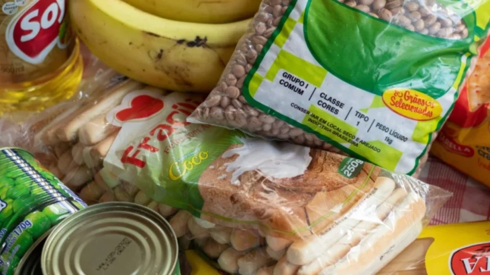 Queda no custo da cesta básica beneficia famílias em Manaus e outras capitais