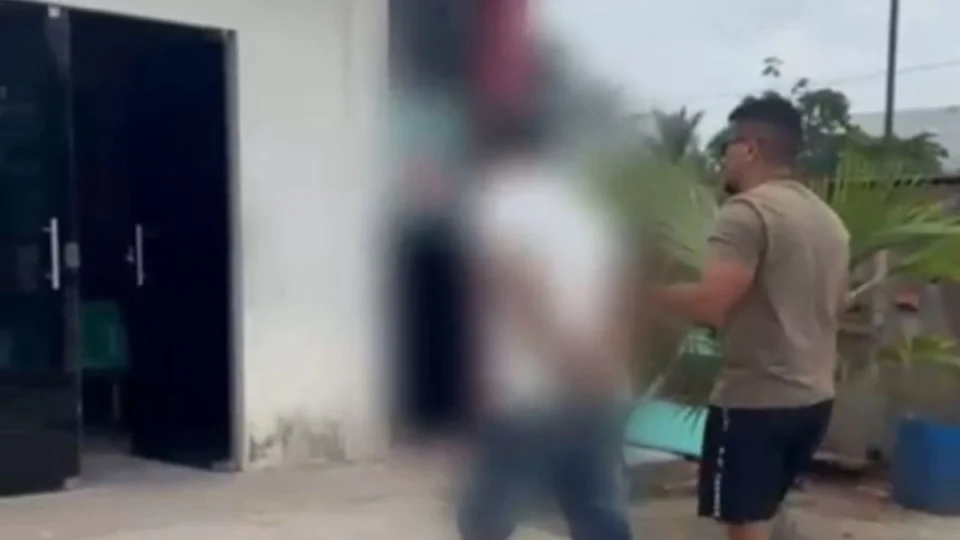 Homem é preso após manter companheira em cárcere privado por ciúmes no Amazonas