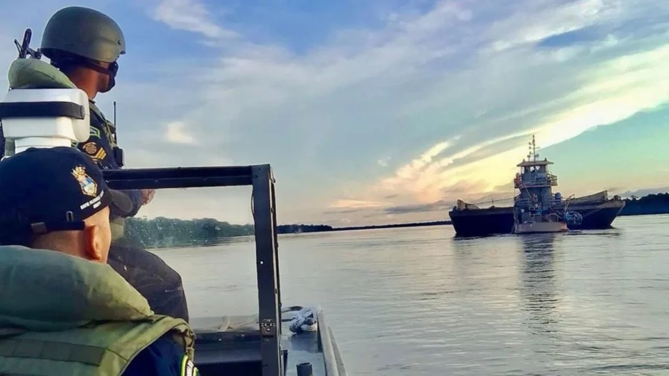 Patrulhas fluviais reduzem avanço do garimpo ilegal na Terra Yanomami