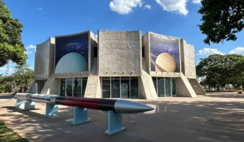 Planetário de Brasília oferece programação gratuita de ciência e IA para crianças