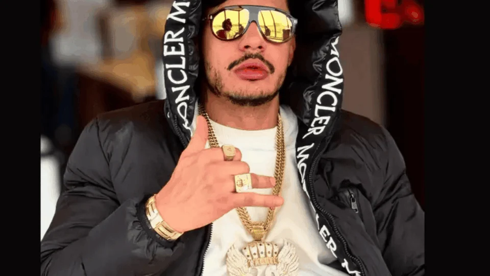 Rapper Hungria tem hemodiálise suspensa e permanece na UTI em Brasília