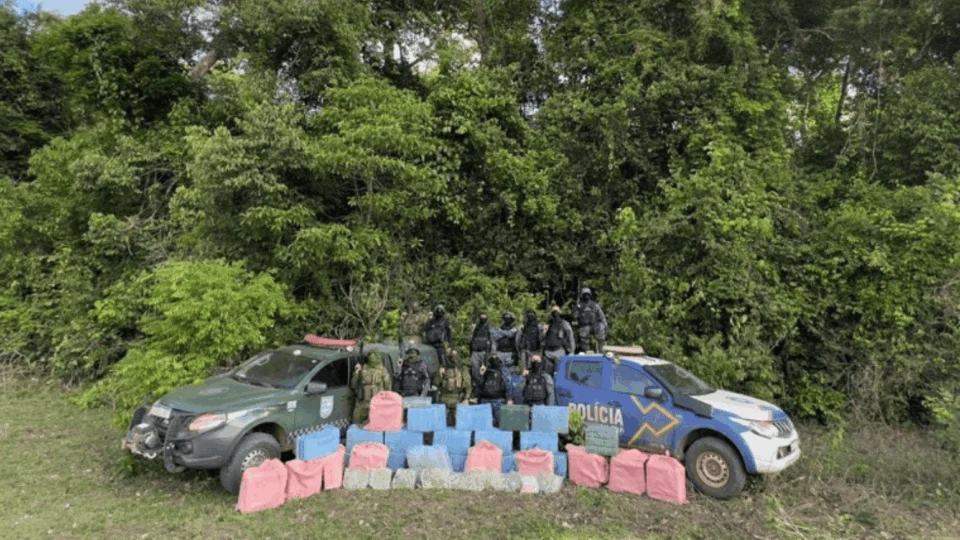 Forças de segurança apreendem 900 kg de pasta base de cocaína em Rondônia