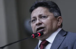 Sinésio Campos defende diálogo e critica extremos na política brasileira