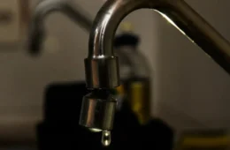 Com reclamações diárias, Rio Branco firma contrato de quase R$ 2 milhões para fornecimento de água via carro-pipa