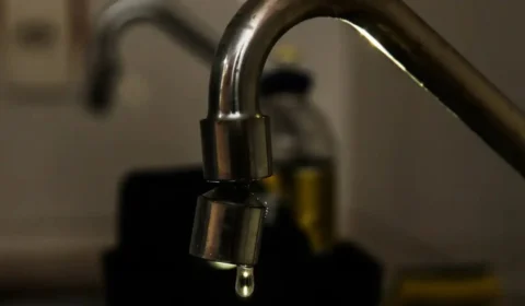 Com reclamações diárias, Rio Branco firma contrato de quase R$ 2 milhões para fornecimento de água via carro-pipa