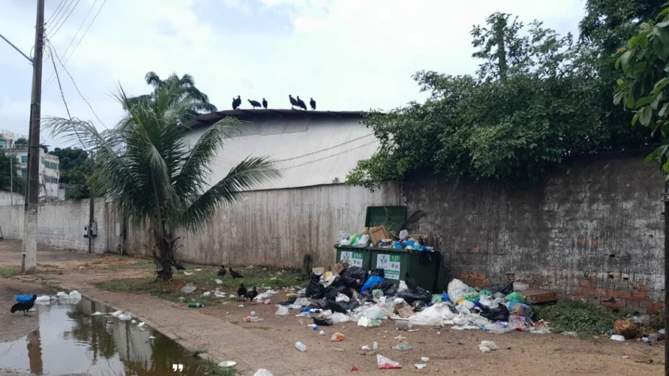 VÍDEO: Bairros de Porto Velho enfrentam acúmulo de lixo; Prefeitura divulga novo cronograma de coleta