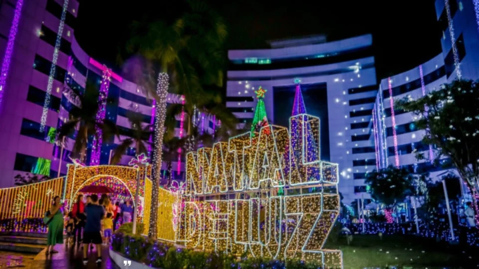 VÍDEO: Natal de Luz 2025 encanta visitantes com decoração e atrações culturais em Porto Velho