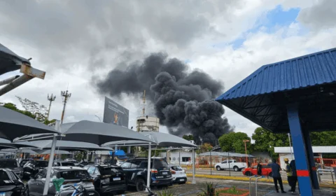 VÍDEO: incêndio atinge área próxima ao Aeroporto de Belém no dia da abertura oficial da COP30