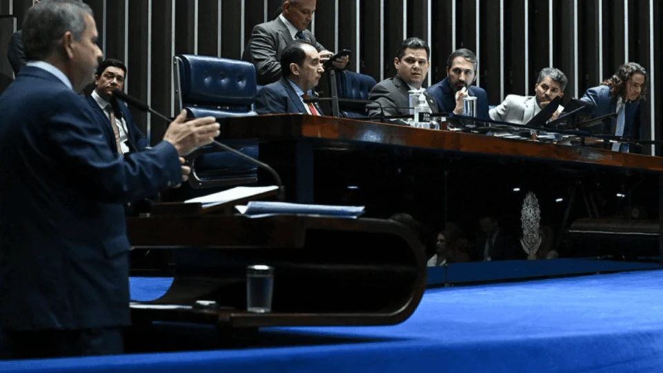 Aposentados não terão mais descontos de associações no INSS, decide Senado