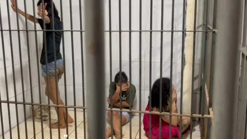 VÍDEO: Travestis são presas por furto em drogaria na zona Leste de Porto Velho