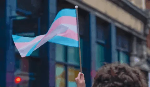 STJ proíbe afastamento de militares trans e garante uso de nome social