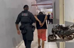 VÍDEO: Venezuelano é preso com moto roubada após perseguição em Porto Velho