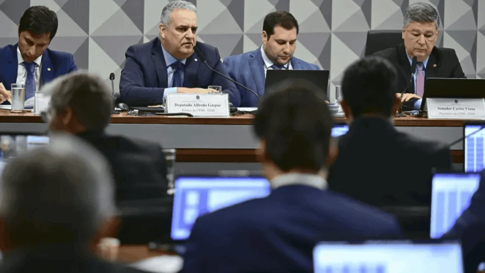 Habeas corpus e atestado cancelam sessão da CPMI do INSS desta segunda (17); 14 dos 27 ouvidos já recorreram à liberdade