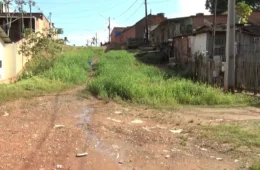 VÍDEO: Moradores do bairro Castanheira sofrem com lama, poeira e falta de pavimentação em Porto Velho