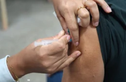 VÍDEO: População atualiza caderneta durante Dia D de Vacinação em Porto Velho