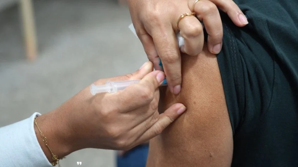 VÍDEO: População atualiza caderneta durante Dia D de Vacinação em Porto Velho