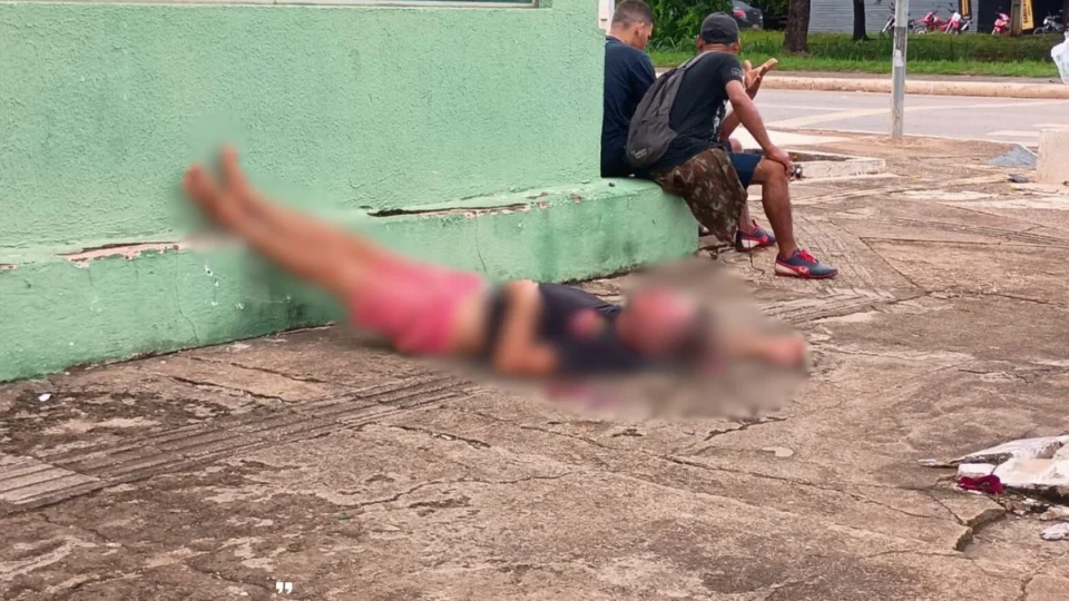 Homem é espancado após agredir esposa no bairro Embratel em Porto Velho