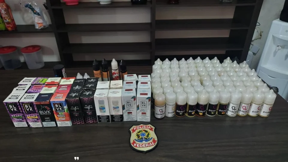 Polícia Federal deflagra Operação Smokeout contra contrabando de cigarros eletrônicos em Rondônia