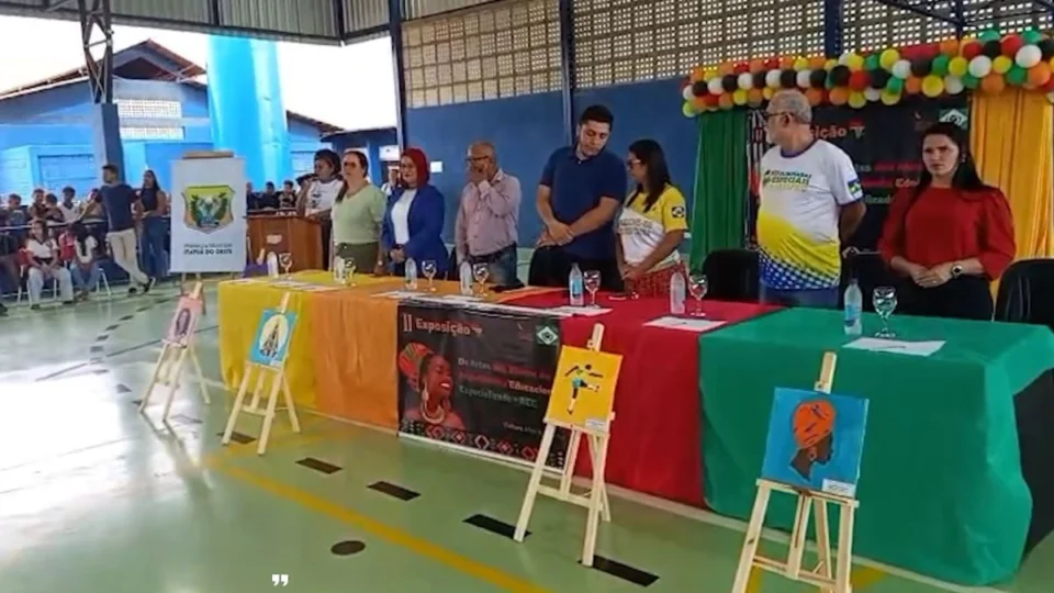 VÍDEO: Exposição em Itapuã do Oeste celebra inclusão e cultura afro-brasileira
