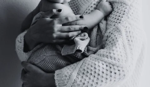 Acre registra quase 30 mil mães solo vivendo apenas com os filhos, aponta Censo