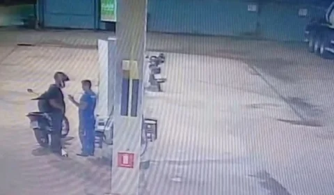 VÍDEO: Homem armado assalta três postos seguidos e foge em motocicleta na capital