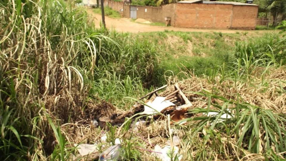 VÍDEO: Moradores do Novo Horizonte cobram retorno da ponte removida há 15 anos por gestão passada