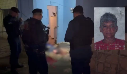 VÍDEO: Homem é executado dentro de vila após ser perseguido por dupla em moto na zona Leste