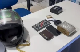 VÍDEO: Entregador do tráfico: PM prende jovem de 18 anos que faria entrega de maconha por apenas quarenta reais